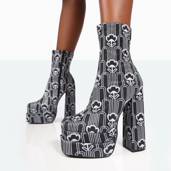 ❌Supreme Black Floral Print Platforms - Picture 5 of 10